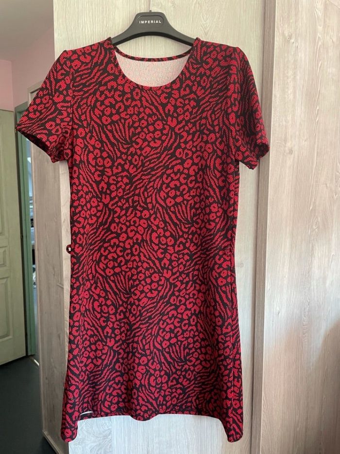 Tunique noir et rouge