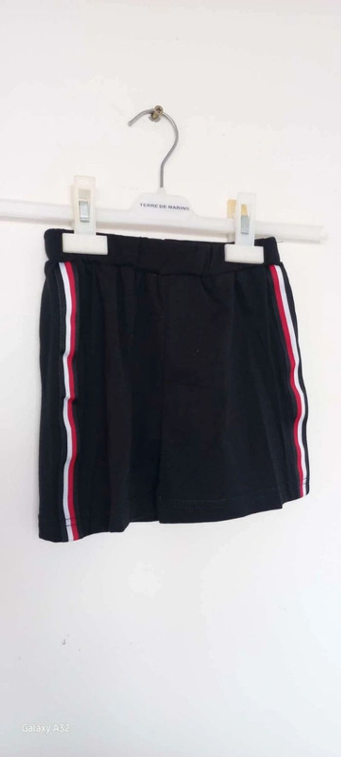 Short noir pour bébé