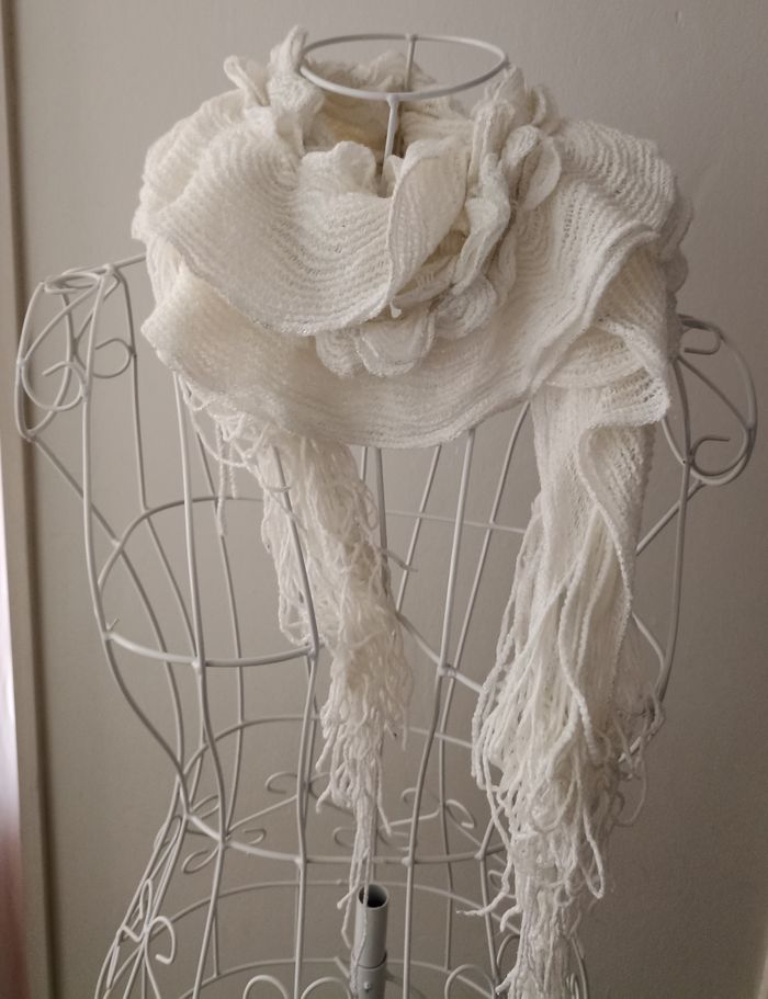 Echarpe chic & douce blanche à franges - Effet texturé ! - photo numéro 2