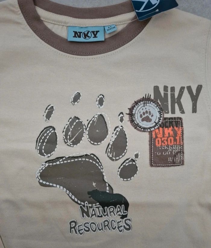 Haut 4 ans neuf avec etiquette - photo numéro 2