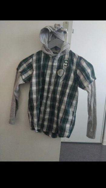 Magnifique chemise avec capuche tbe 🤩