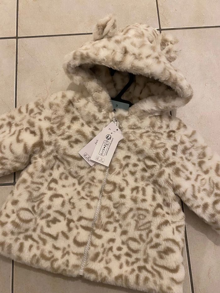 Veste fausse fourrure doudoune bébé fille 9 mois Tex léopard - photo numéro 3
