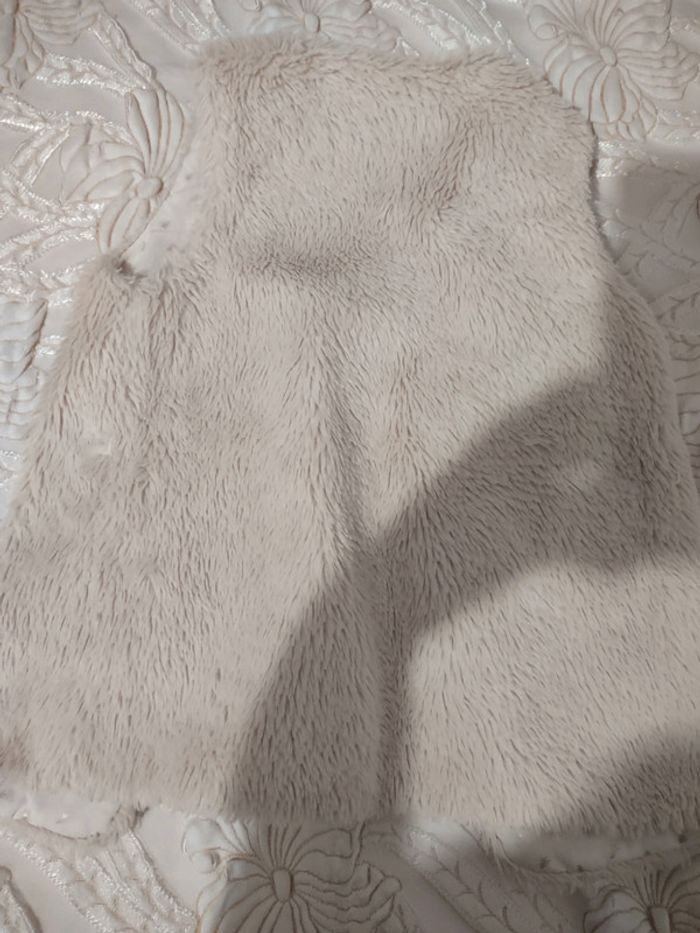 Gilet sans manches fausse fourrure Kiabi - photo numéro 3