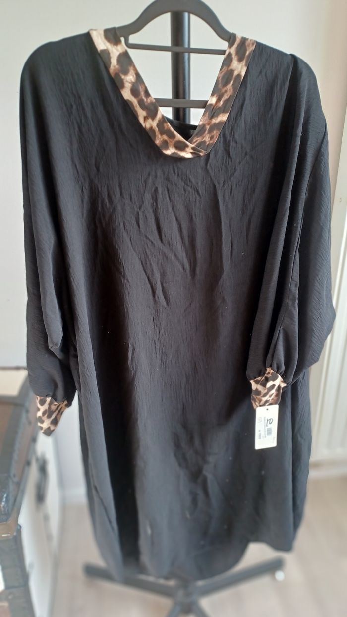 Robe col v imprimé léopard - photo numéro 2