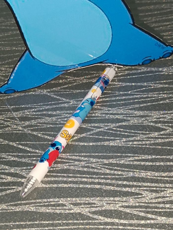 Crayon à bille bleue -Stitch Coeur 🩵 - photo numéro 2