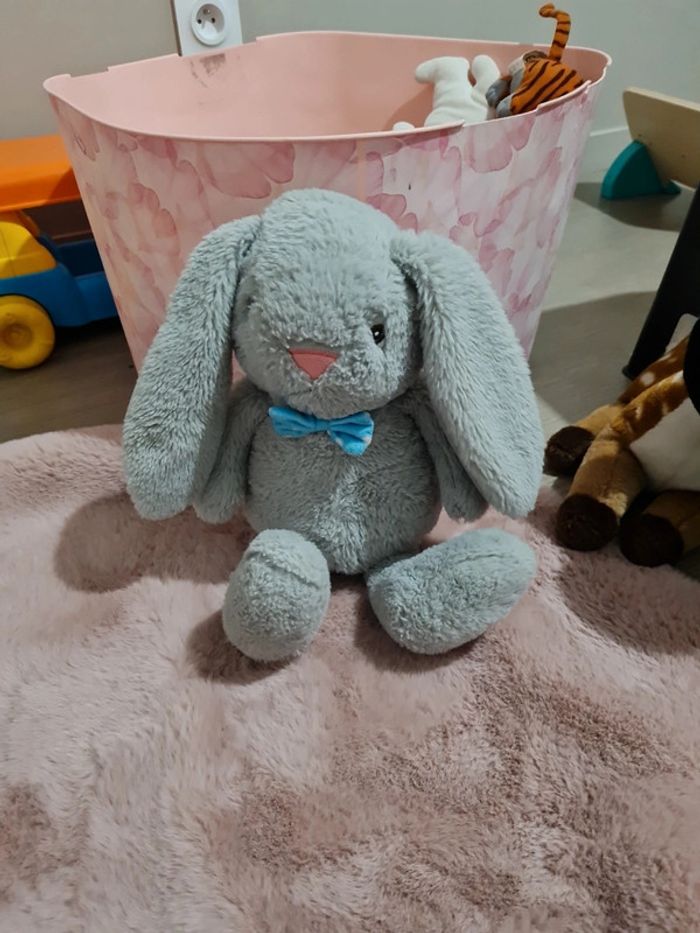 Jolie pti lapinou gris et bleu très bon etat
