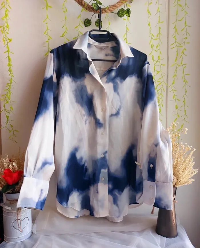 Chemise H&M – XS – Blanc, motifs bleus – État : Excellent