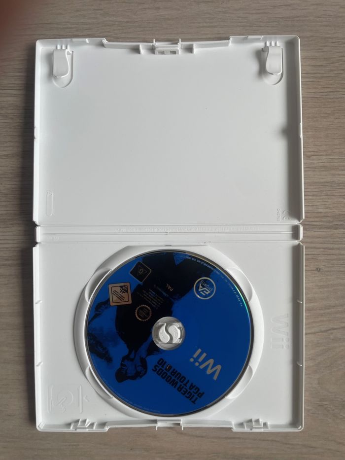 Jeu pour Nintendo Wii, Tiger woods PGA tour 10, en français. - photo numéro 2