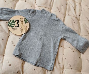 Sous pull avec col gris 3 mois