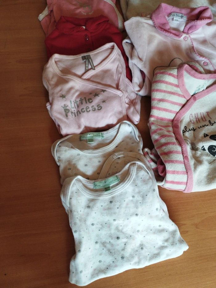 Lot pyjama et body 6 mois - photo numéro 3