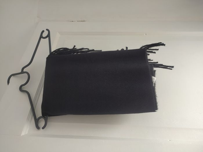 Echarpe noire (châle) neuve pour femmes - photo numéro 4