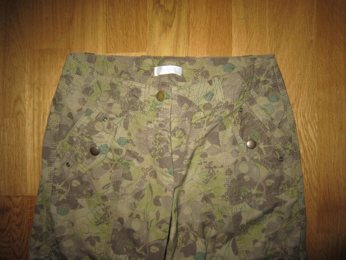 joli pantalon kaki motifs fleuris promod 34 - photo numéro 2