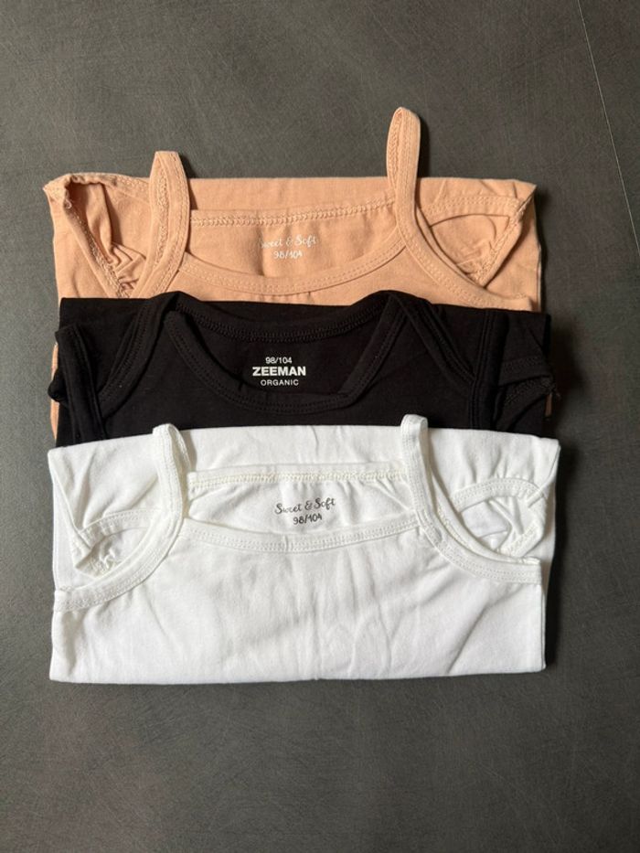 Lot bodies 98/104 cm