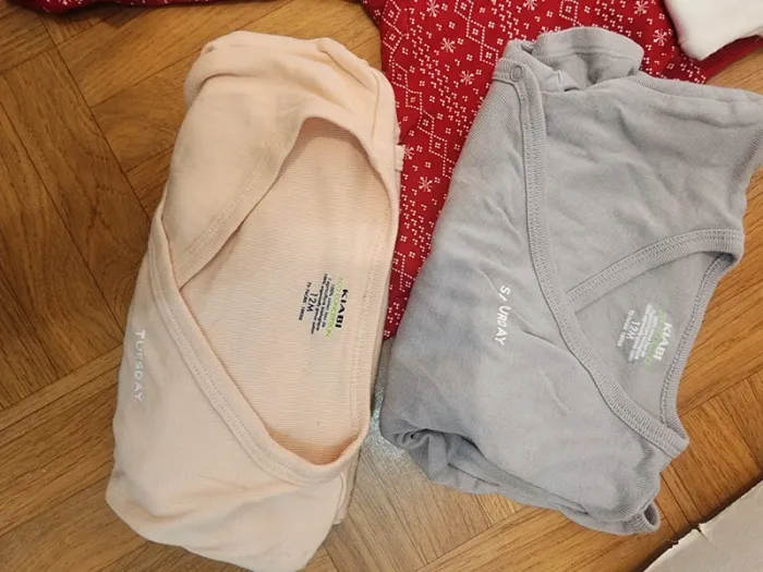 Lot de pyjama taille 12 mois et 3 body - photo numéro 13