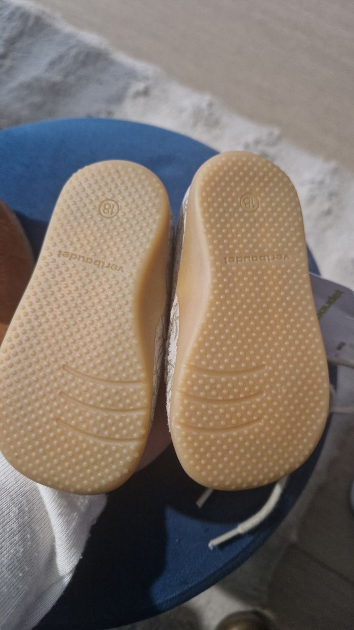Lot de chaussures bébé neuve - photo numéro 5