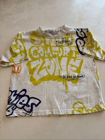 T-shirt graffiti Zara