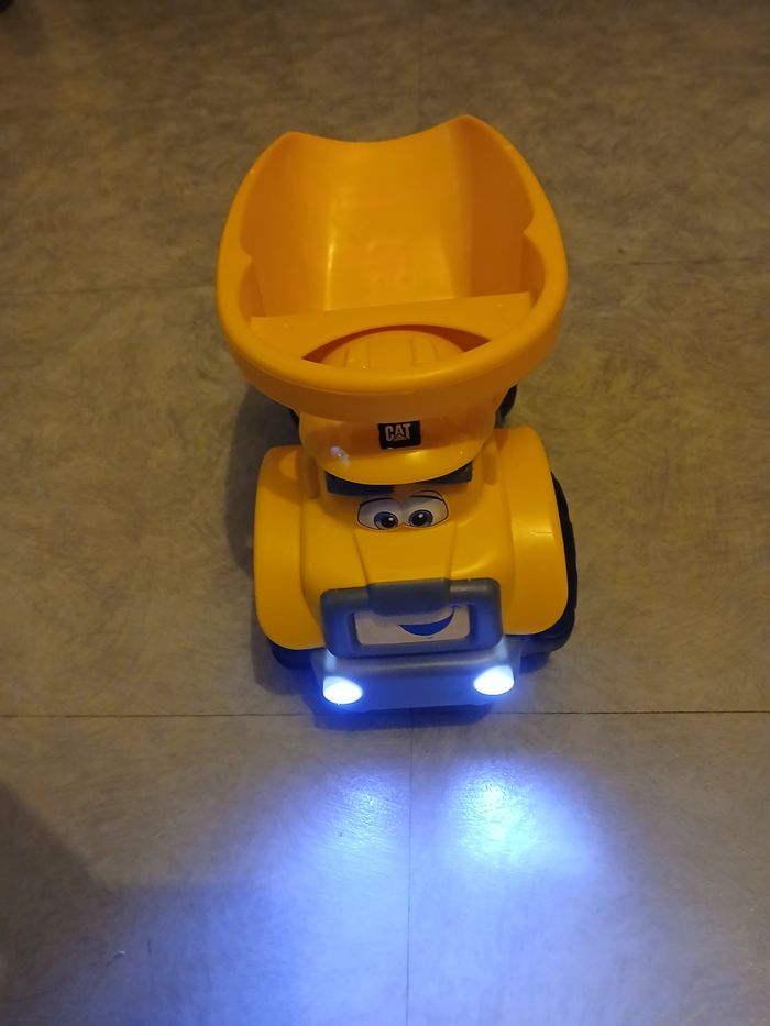 Camion de chantier - photo numéro 3