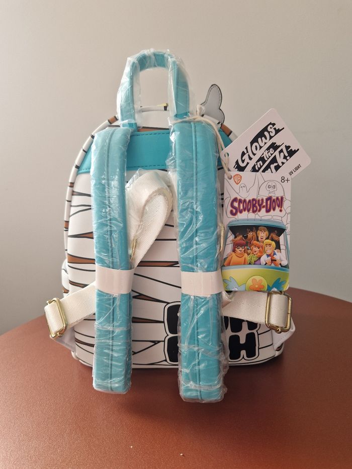 Sac à dos Loungefly Scooby doo glow in the dark - photo numéro 3