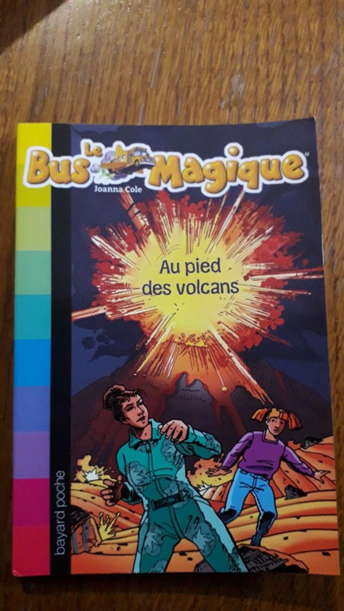 Le bus magique - Au pied des volcans