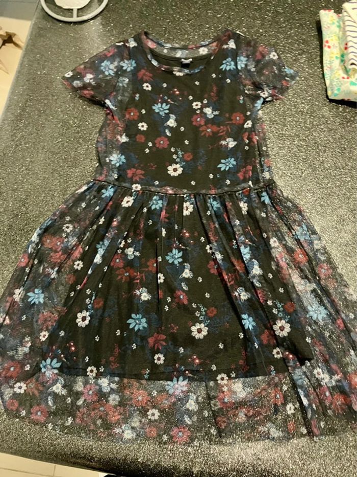 Robe noir et tulle fleuri taille 6 ans Kiabi - photo numéro 6