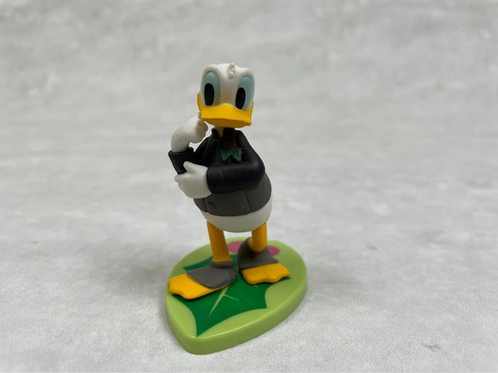 Figurine gatchapon japon Disney Donald de noël