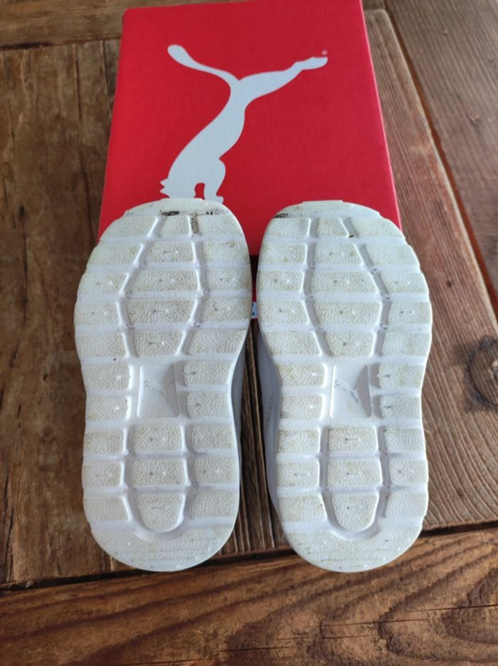 Baskets Puma taille 21 - photo numéro 2