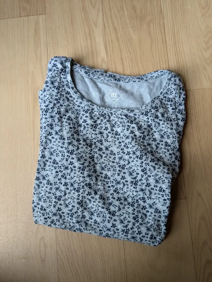🌼 T-shirt à manches longues fleuri TEX – 7/8 ans