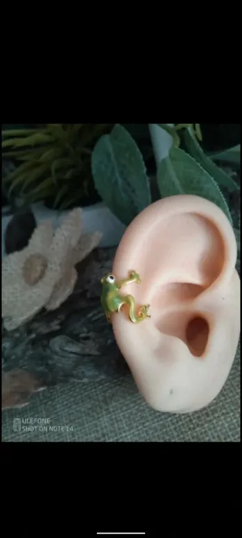 Clip oreille grenouille verte et acier doré