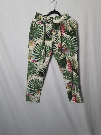 Pantalon fleuri avec ceinture