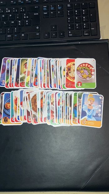 Lot de 85 Images. Disney 100. Cuisinons en famille.