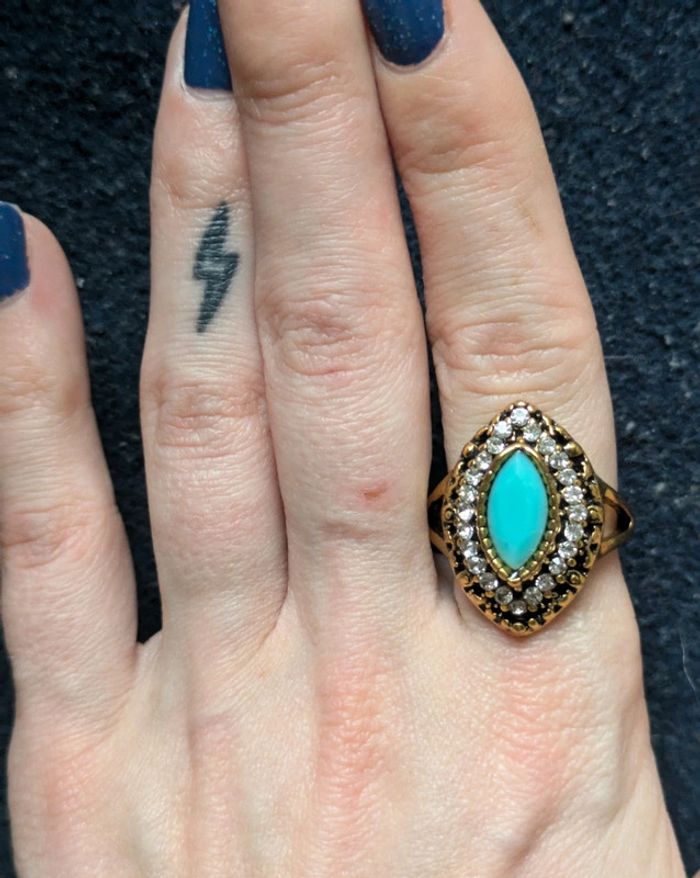 Bague fantaisie a strass