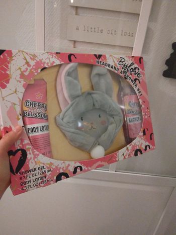 Coffret cosmétiques bufflove lapin neuf