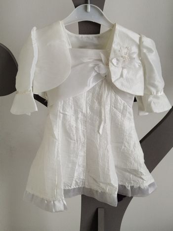 Magnifique robe de cérémonie avec boléro ivoire et blanche taille 3 mois