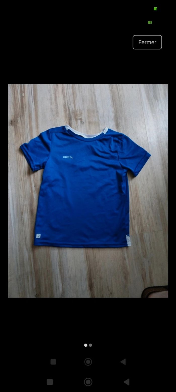 T shirt foot