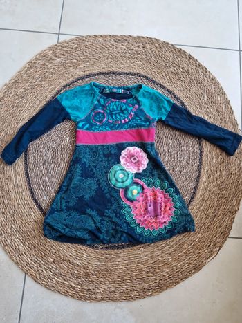 Jolie robe Desigual taille 3 ans