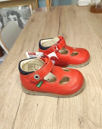 Chaussures cuir kickers neuves 19