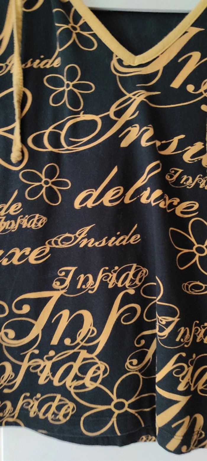💐T-shirt manches courtes à capuche - inside girl - taille M- Très bon état 💐 - photo numéro 2