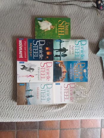 Lot de 7 Danielle steel