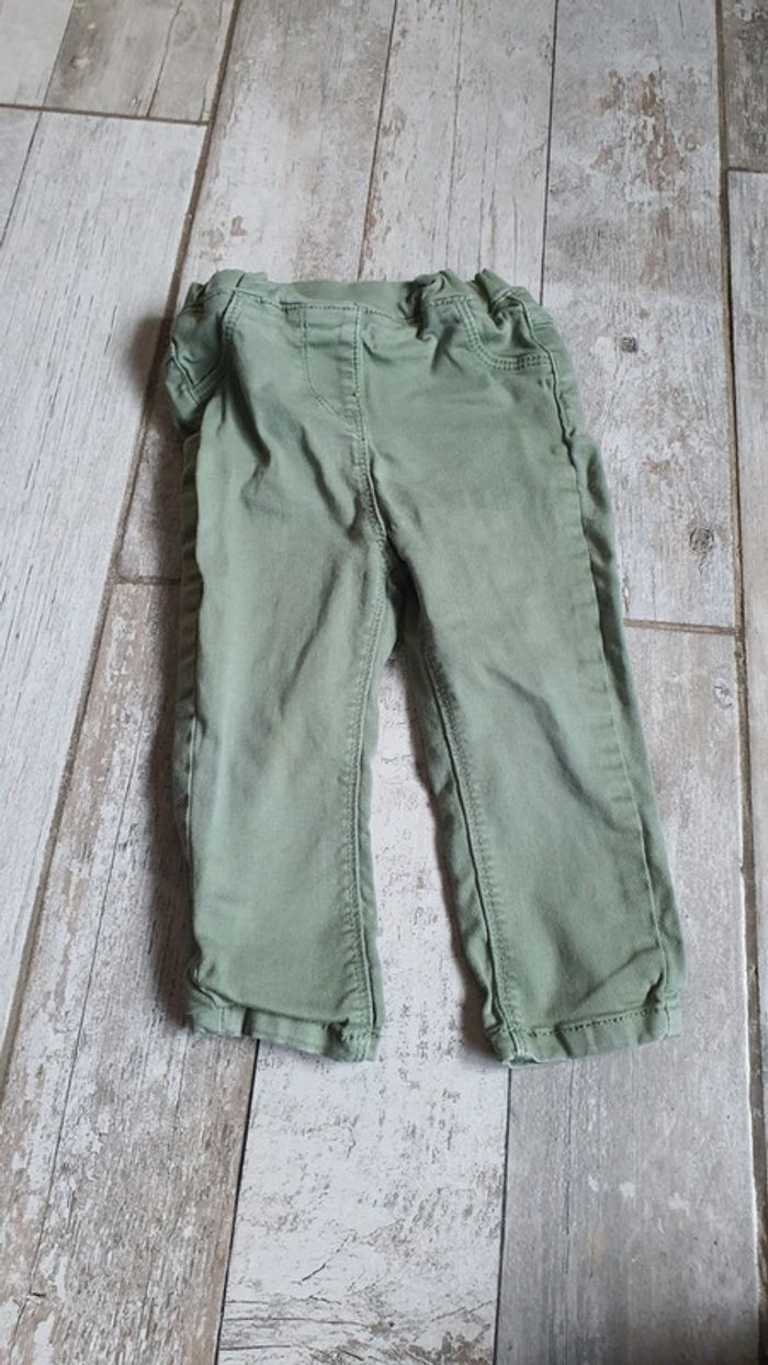 Pantalon tao 18 mois en très bon état