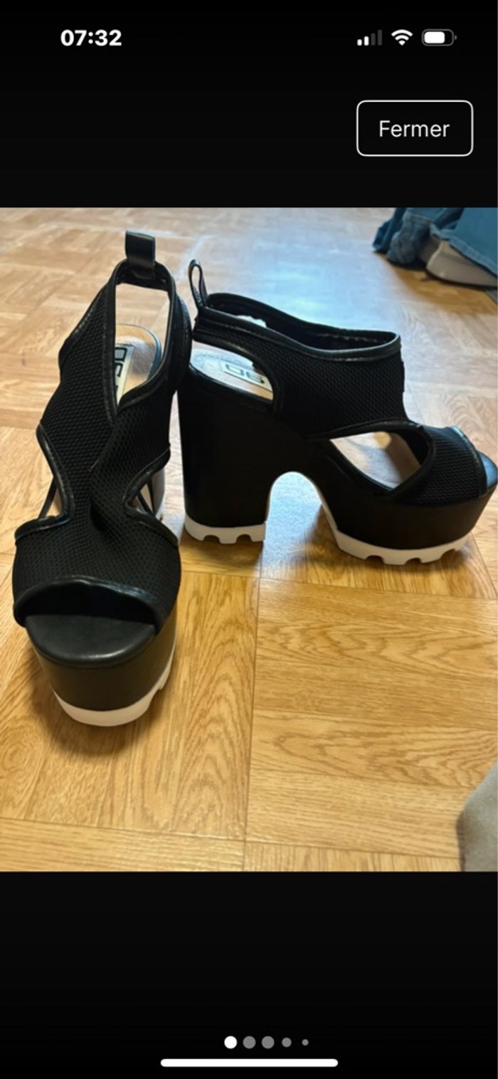 Sandales compensées