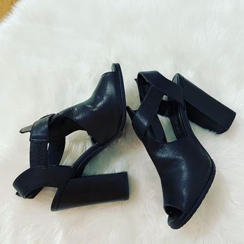 Bottines découpées