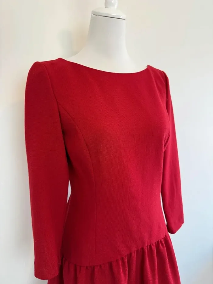 Robe Bash unie rouge en laine et polyester taille 1 soit S parfait état - photo numéro 2
