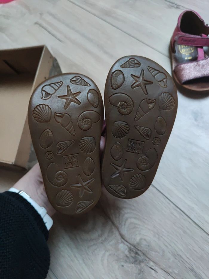 2 paires de sandalettes roses - photo numéro 2