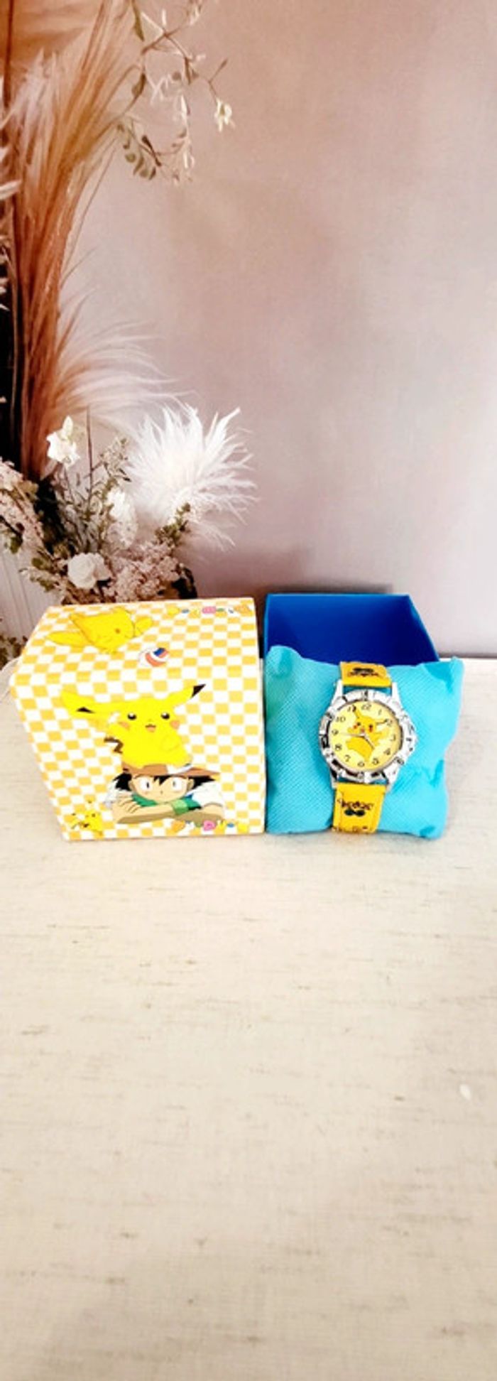 Montre Pikachu jaune avec coffret - Pokémon - photo numéro 2