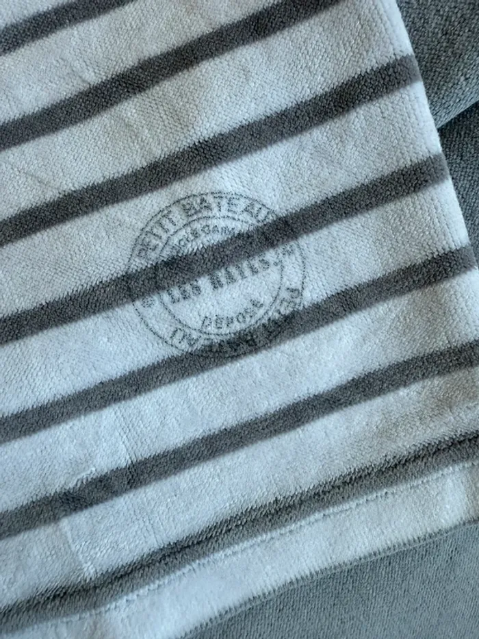 Pyjamas Petit Bateau - 6 ans - photo numéro 2