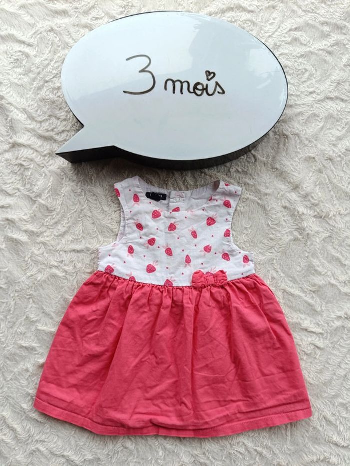 Robe été sans manche Fille 3 mois Fraises Kiabi