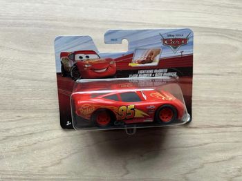 Voiture Pullback Disney cars Flash McQueen 1/43 ème Mattel
Neuf 

