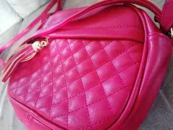 Sac bandoulière rose fuchsia