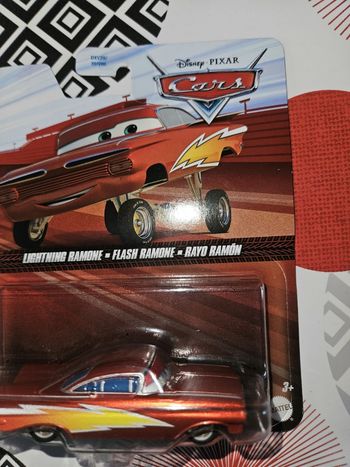 Voiture cars Mattel Disney Pixar neuve