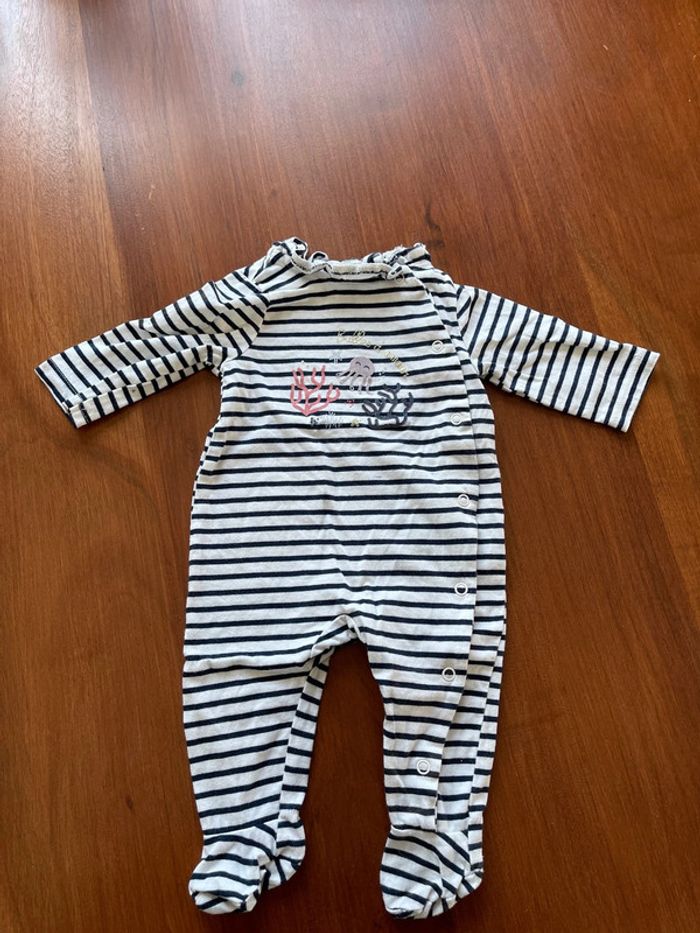 Pyjama Tape à l’Oeil taille 3 mois excellent état. - photo numéro 2
